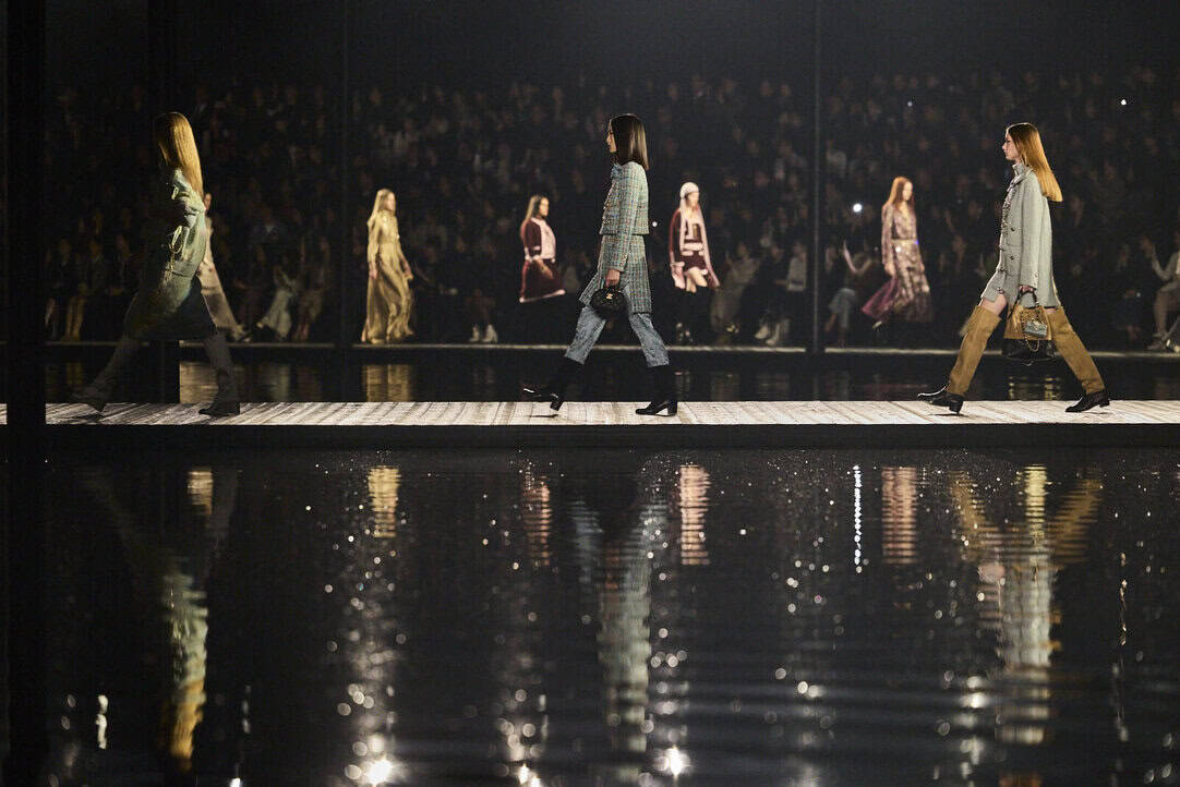 アート・デザイン・音楽 CHANEL 1985-1995 DESIGNERS HISTORY 10 YE アート・デザイン・音楽 CHANEL 1985-1995 DESIGNERS HISTORY 10 YE